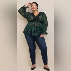 TORRID Crinkle Lurex Chiffon Crochet Lace-Up Sheer Floral Blouse Green Sz 0 (L)